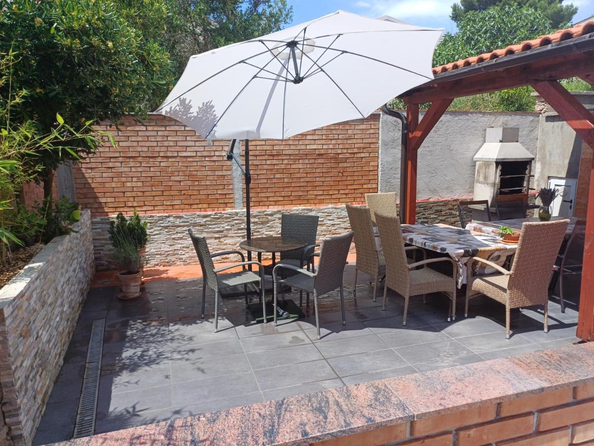 Apartments Smoky Novalja Ngoại thất bức ảnh
