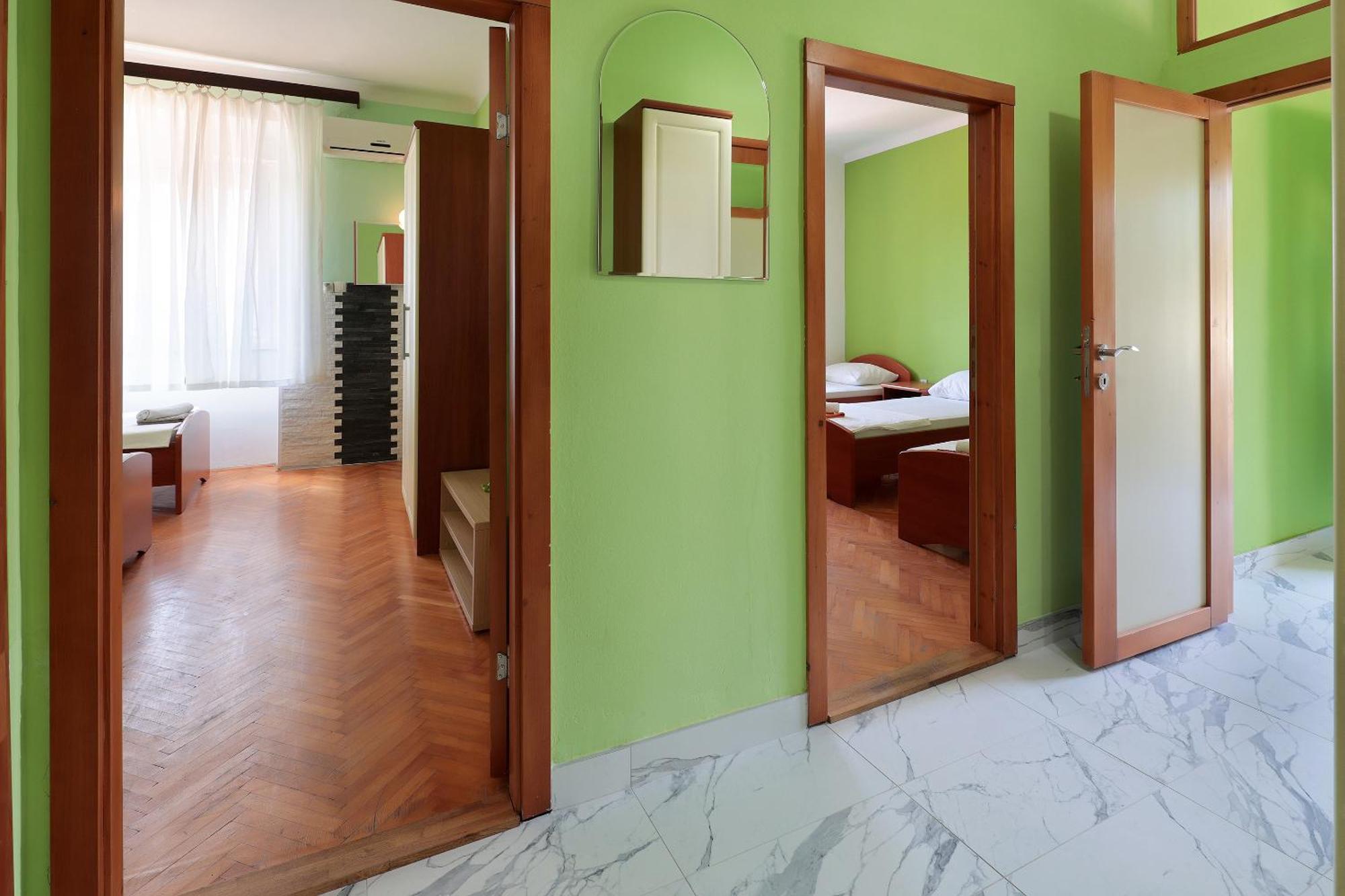Apartments Smoky Novalja Phòng bức ảnh